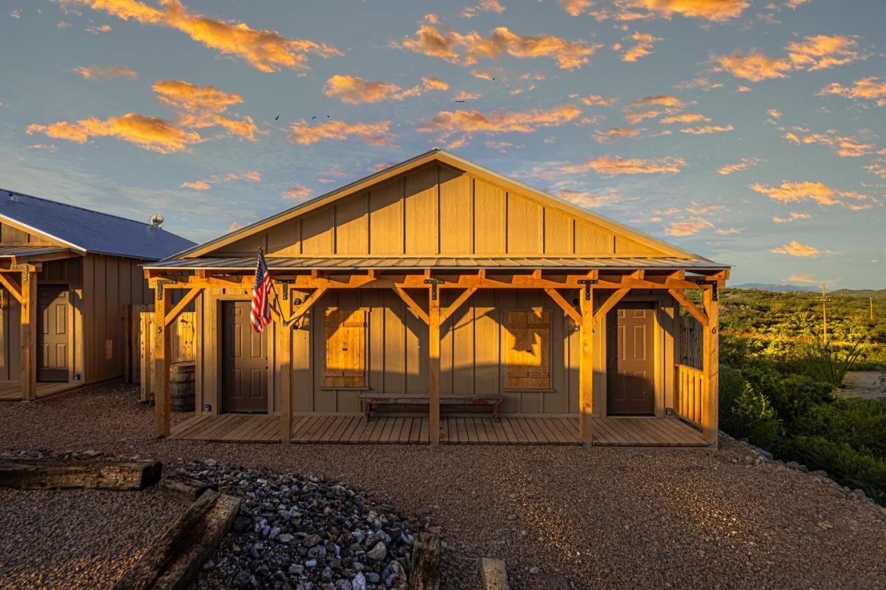 -Pet Friendly- Miners Cabin #5 -Two Double Beds - Private Balcony Tombstone Exterior foto
